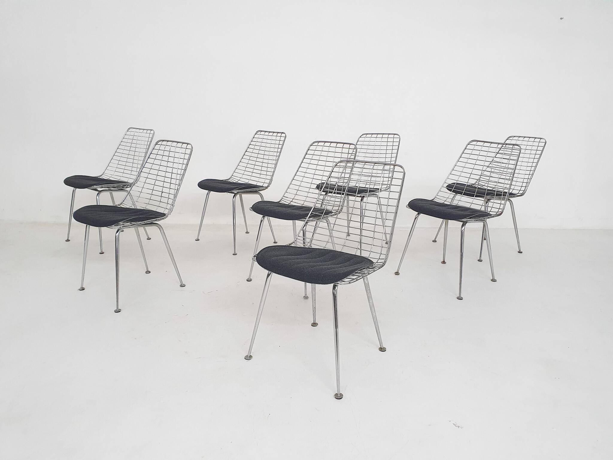 Set of 8 Mid-century wire chairs The Netherlands 1950's