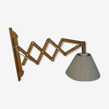 Wall lamp adjustable in length