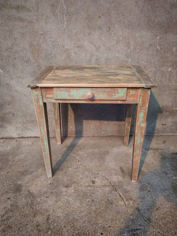 Table de chevet / bureau d’enfant