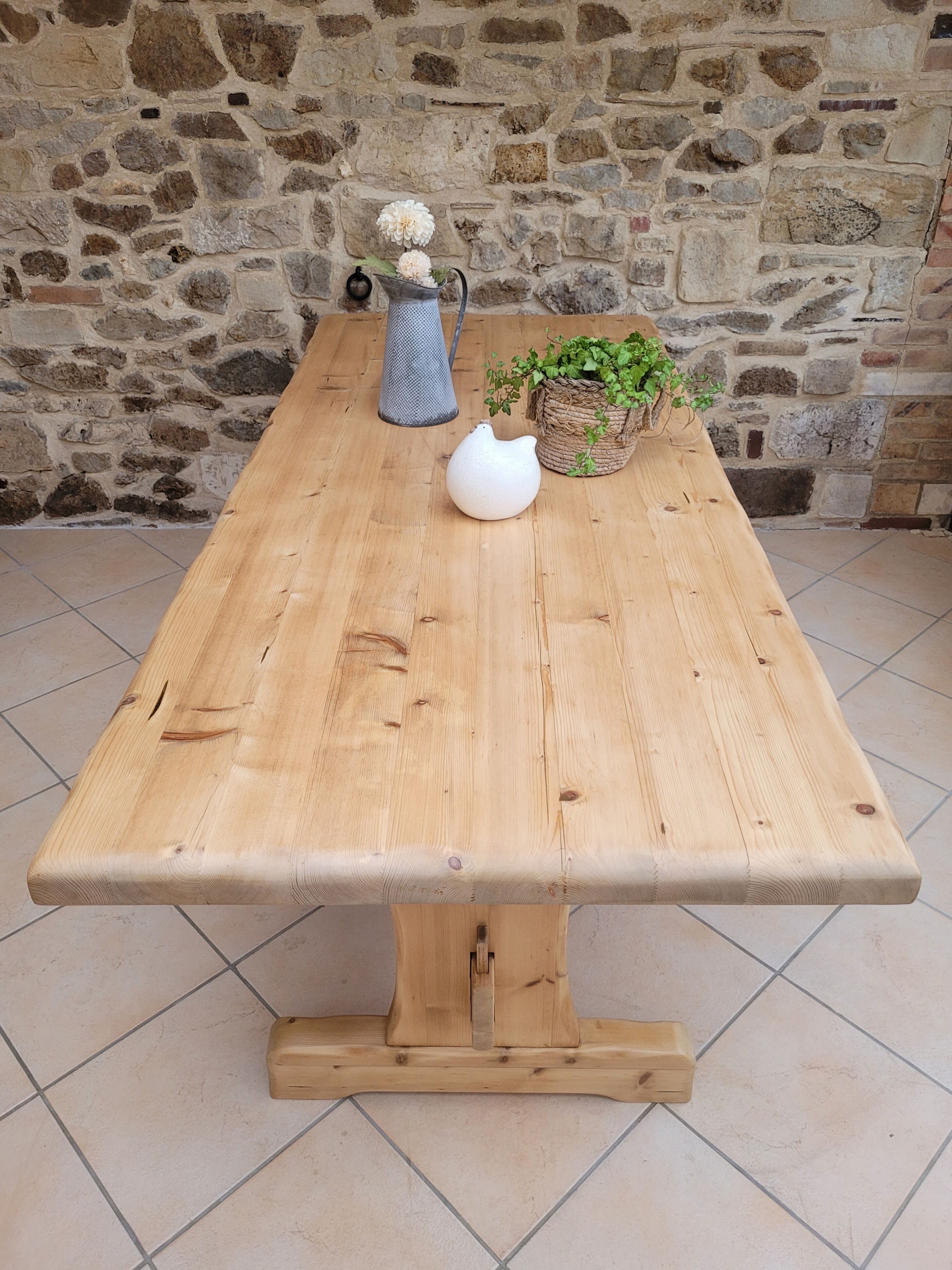 Farmhouse table