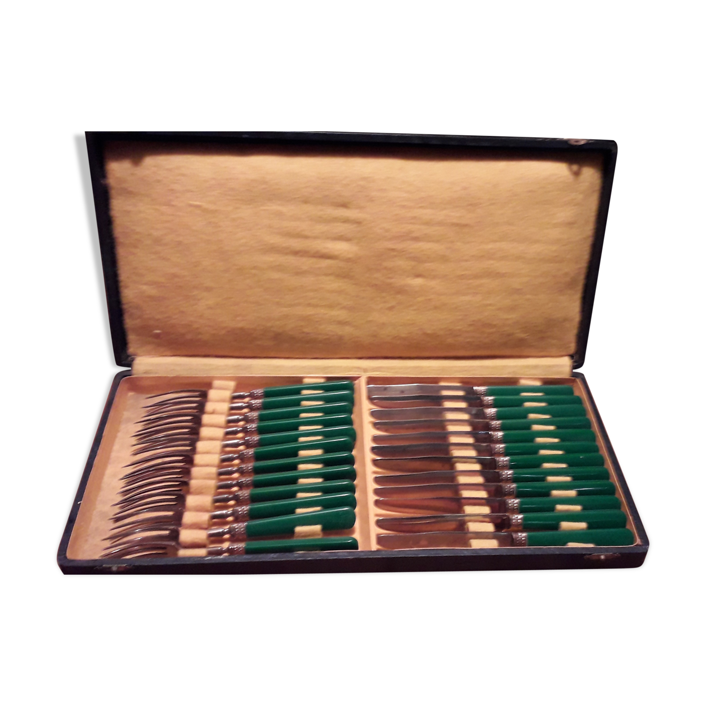 24-seat dessert box in green Bakelite