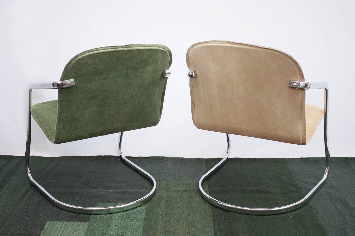 2 chaises vintage cantilever chrome