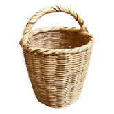 Panier en rotin tressé