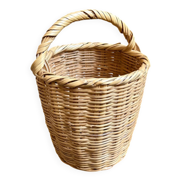 Panier en rotin tressé