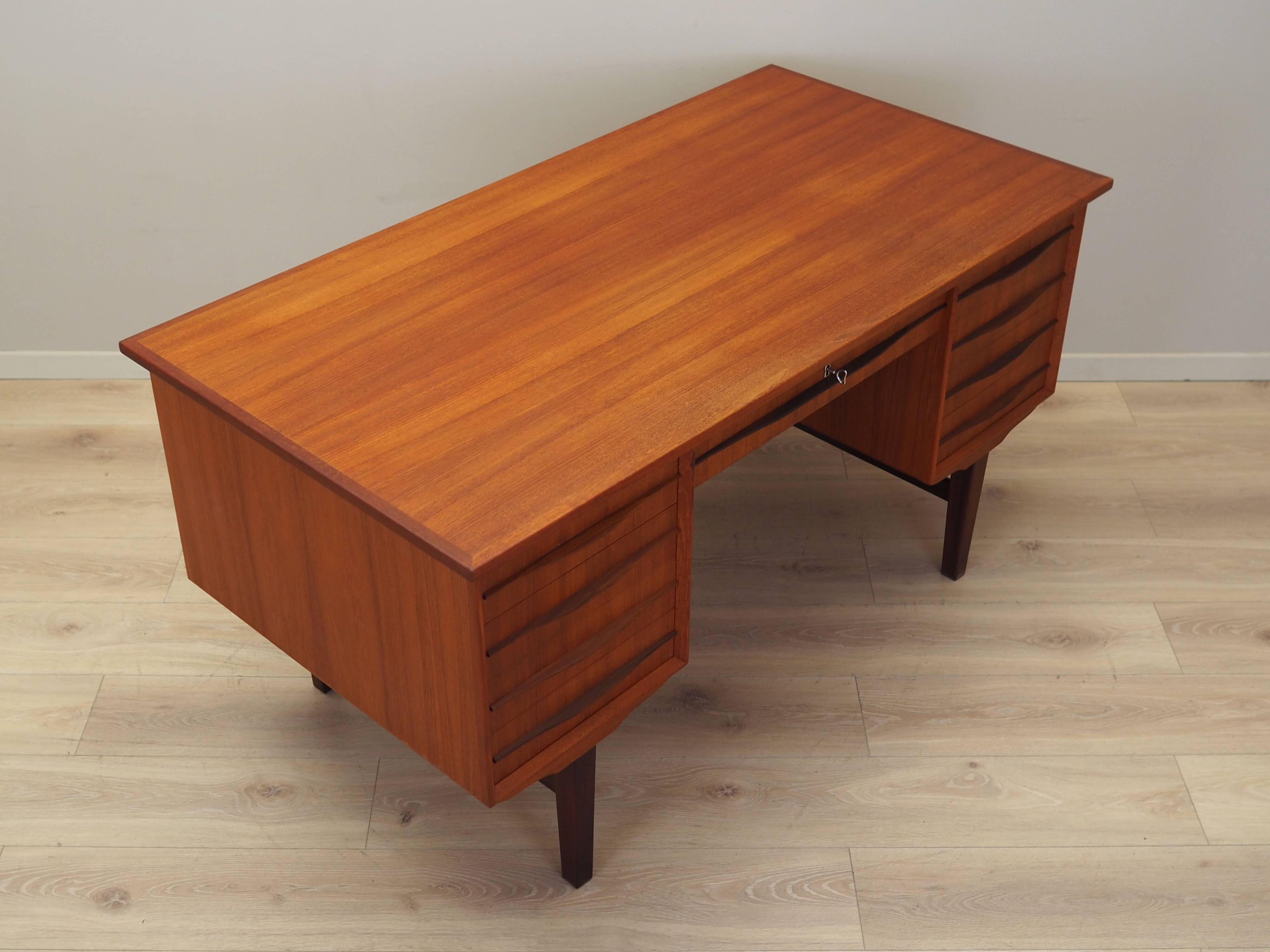 Teak desk, Danish design, 1970s, production: Denmark