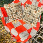 Duo of jacquard cushions 70