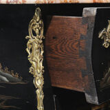 Commode en bois laqué