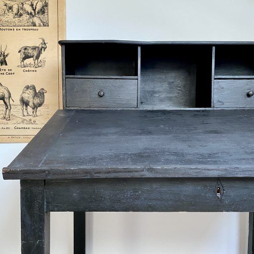 Stepped draftsman's office