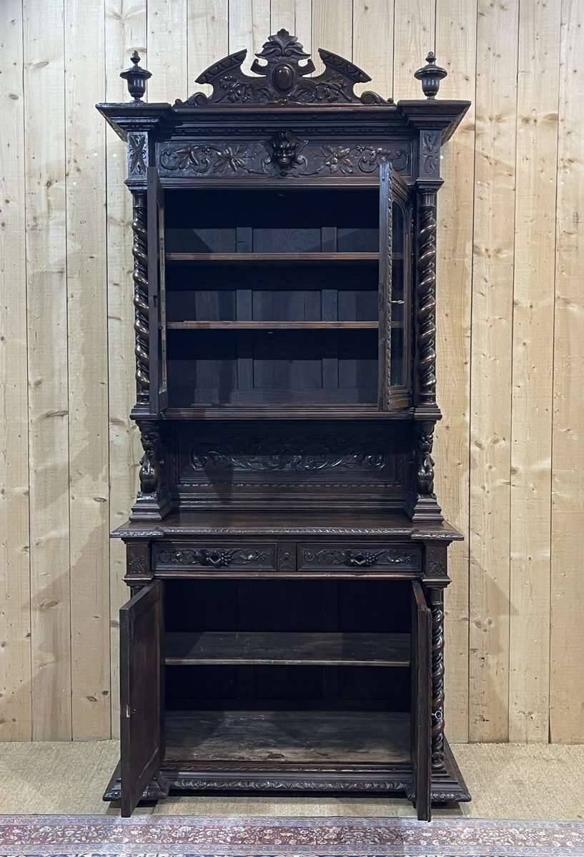 Two-part Renaissance oak buffet, 19th century