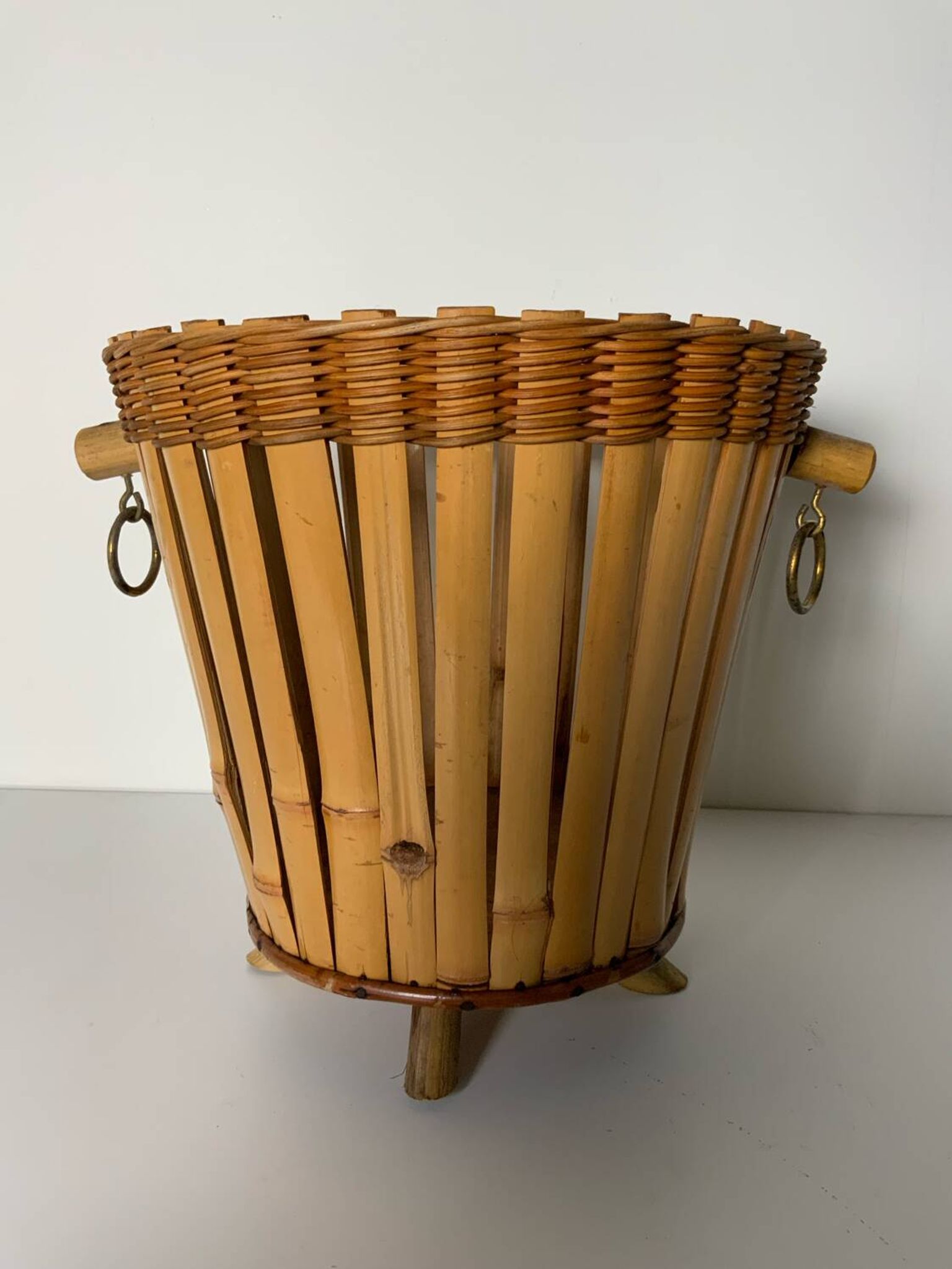 Cache pot en rotin