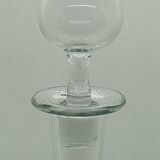 Engraved round decanter and its bubble top