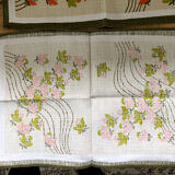 Seventies sets and napkins