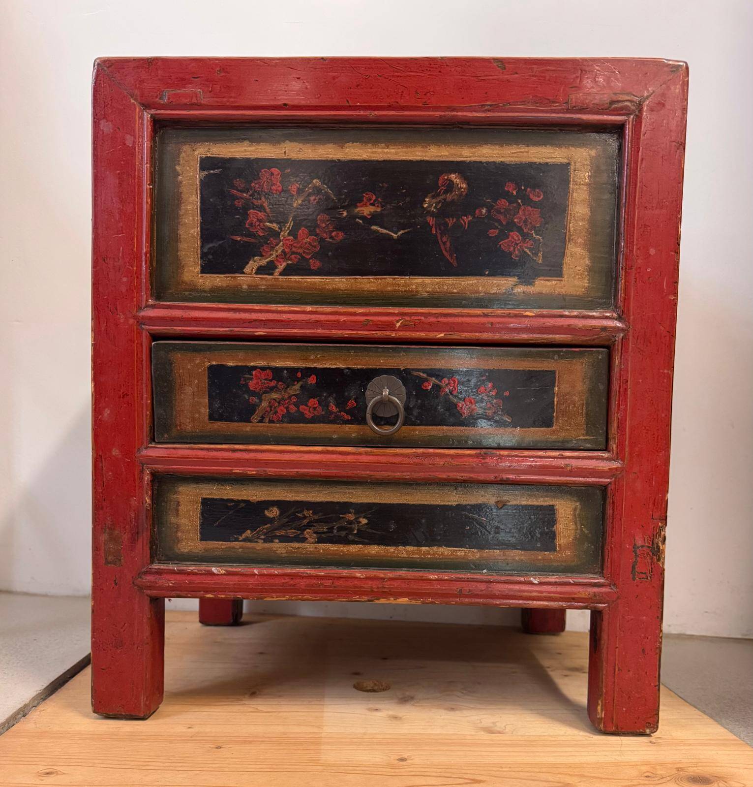 Small Tibetan drawer cabinet