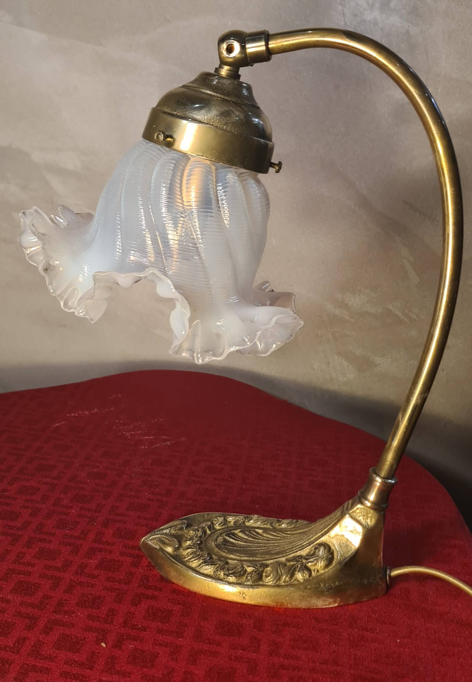 brass and bronze desk lamp superb tulip glass 1920 elec ok 35x25