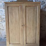 2-door chest of drawers in solid wood with pediment