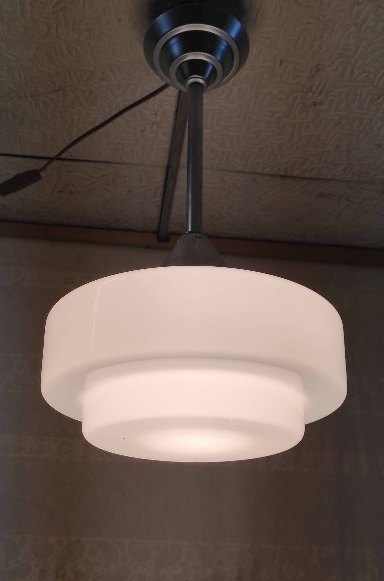 Suspension style Bauhaus globe opaline XL - années 30/40