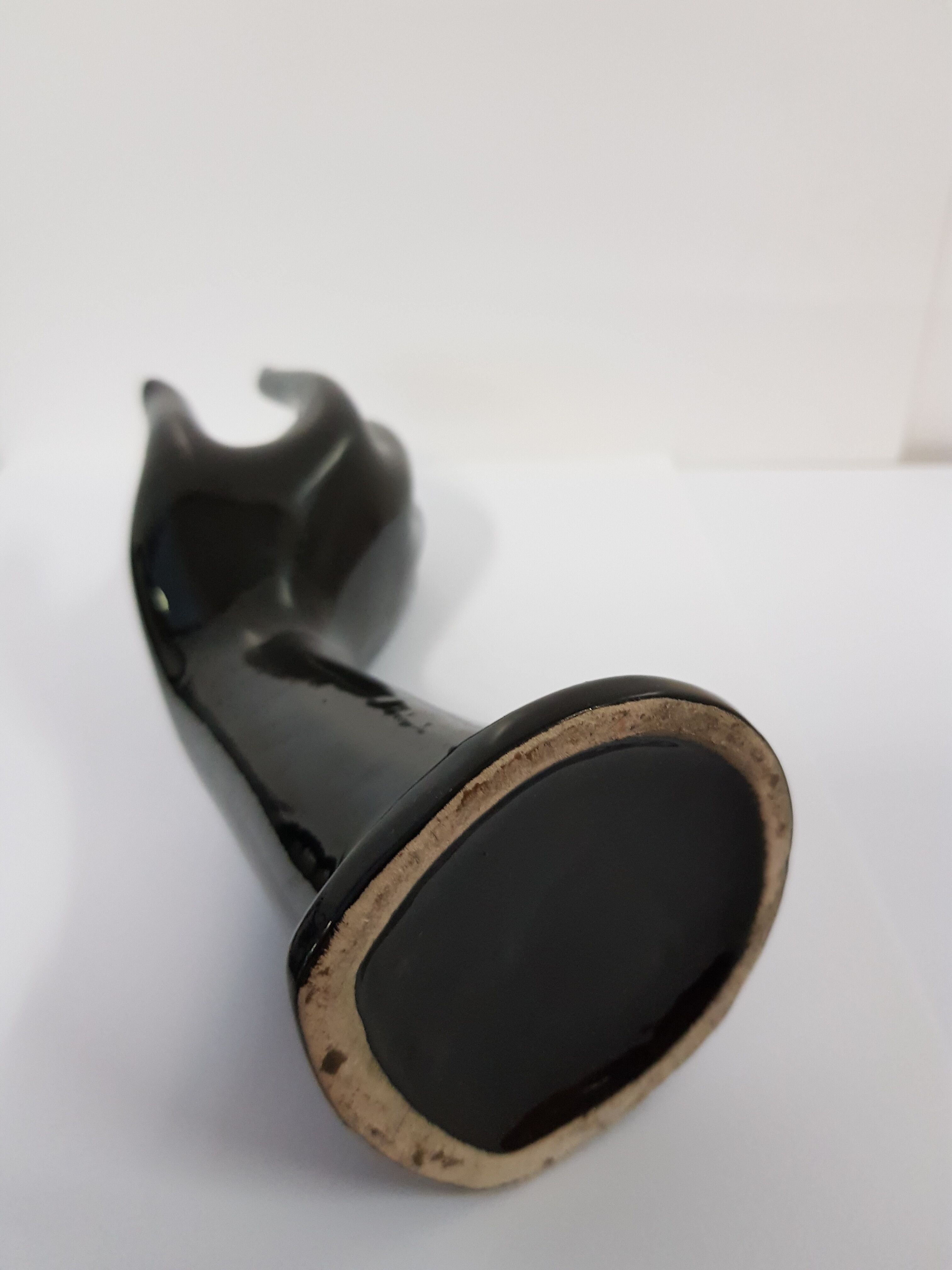 Hand baguier in black faience