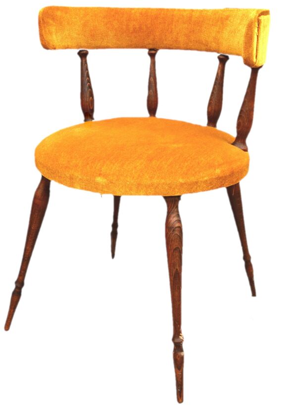 Fauteuil gondole couleur moutarde dans le style de Helmut