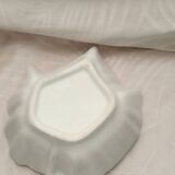 Numbered porcelain leaf pocket emptier