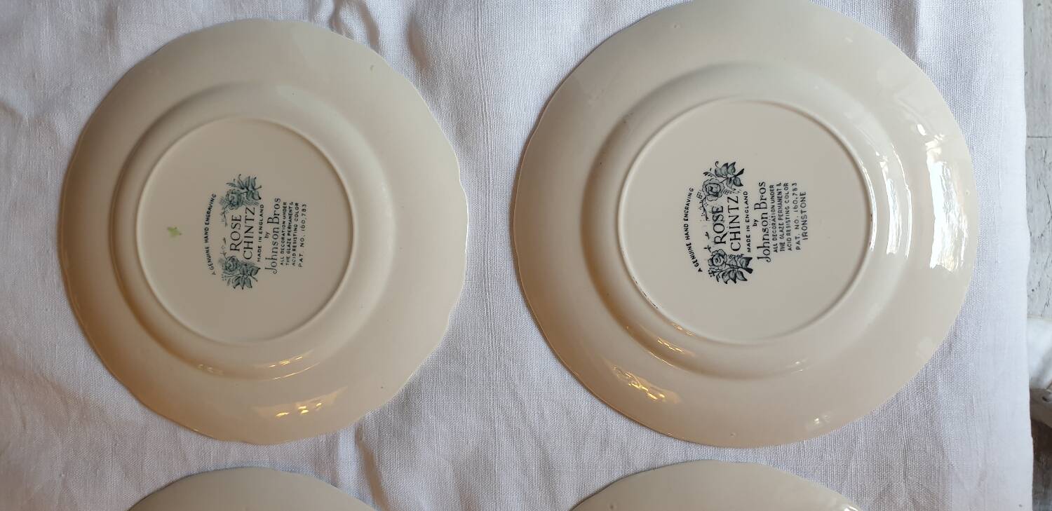4 Assiettes anglaises by Johnson Bros