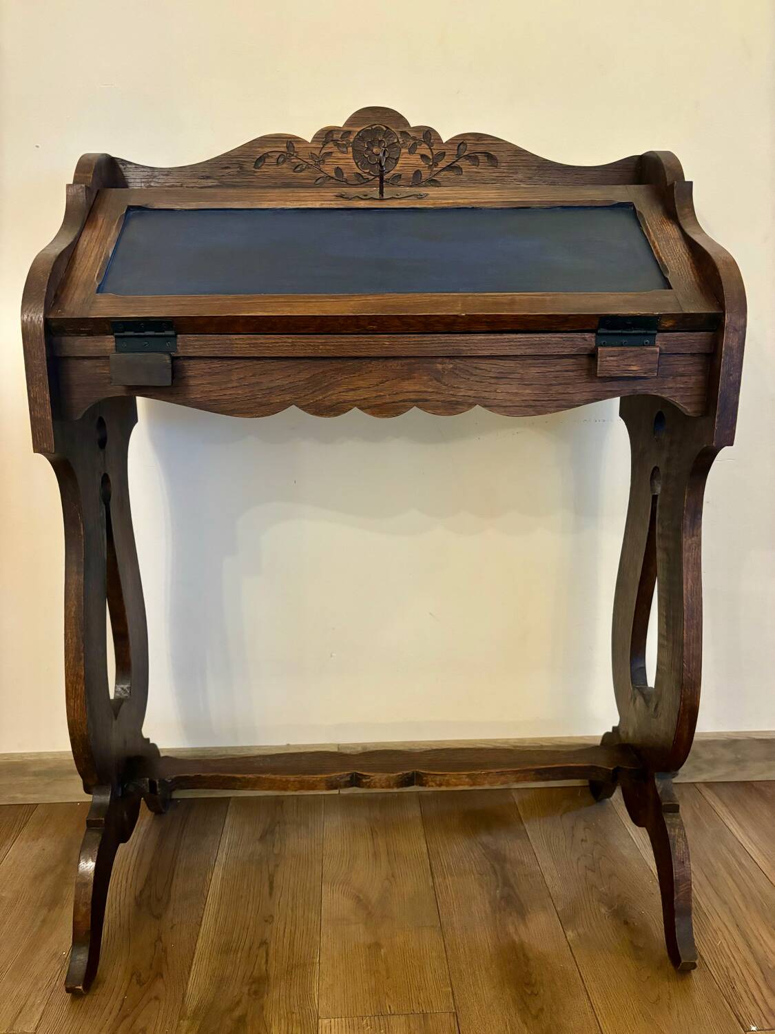 Petit secrétaire ancien