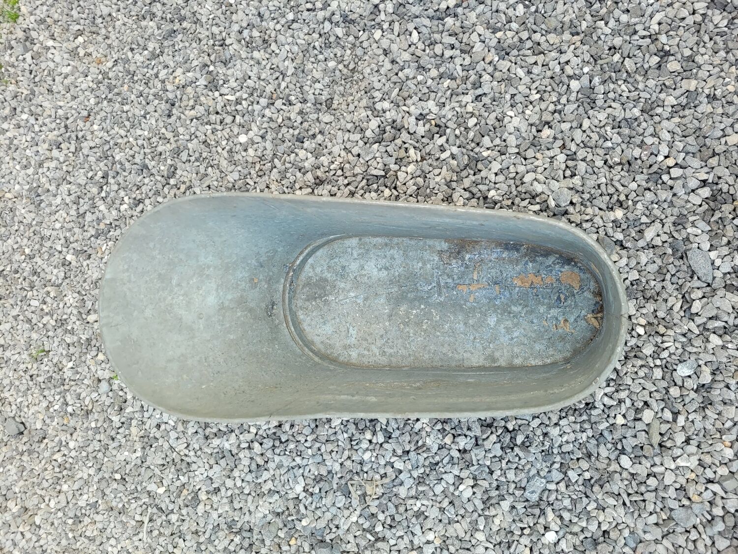 Zinc children's bathtub