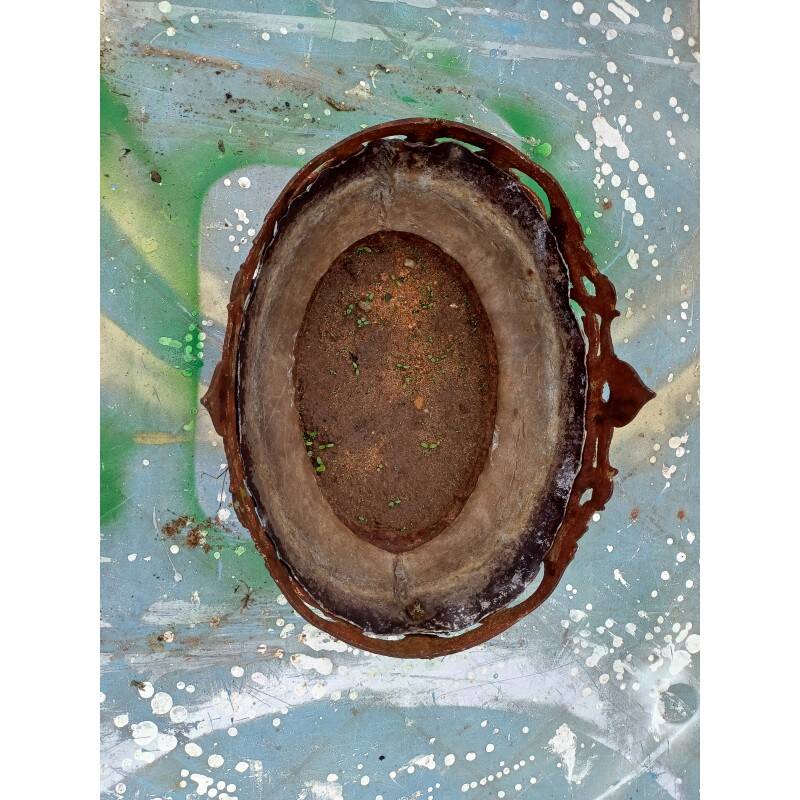 1 cast iron planter from 1900 from Charleville - Mézières