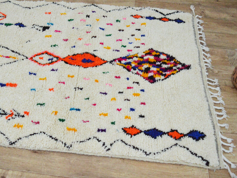 Handmade Moroccan Berber carpet 162 x 124 CM