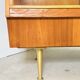 Vitrine vintage sur pieds dorés