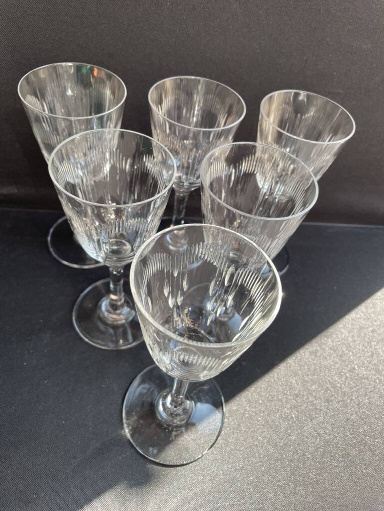 6 Baccarat wine glasses Molière service