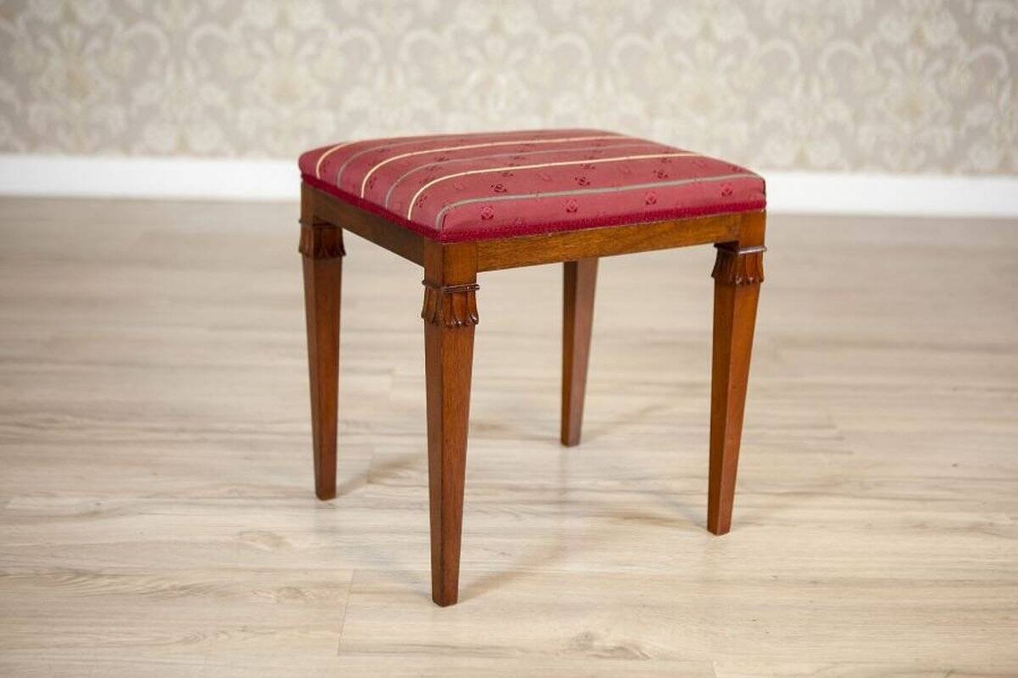 Tabouret en acajou du 20e siècle