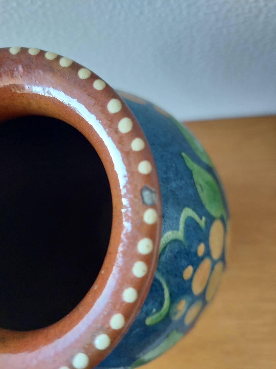 Pair of Primavera vases in blue ceramic with plant decoration 1920-1930