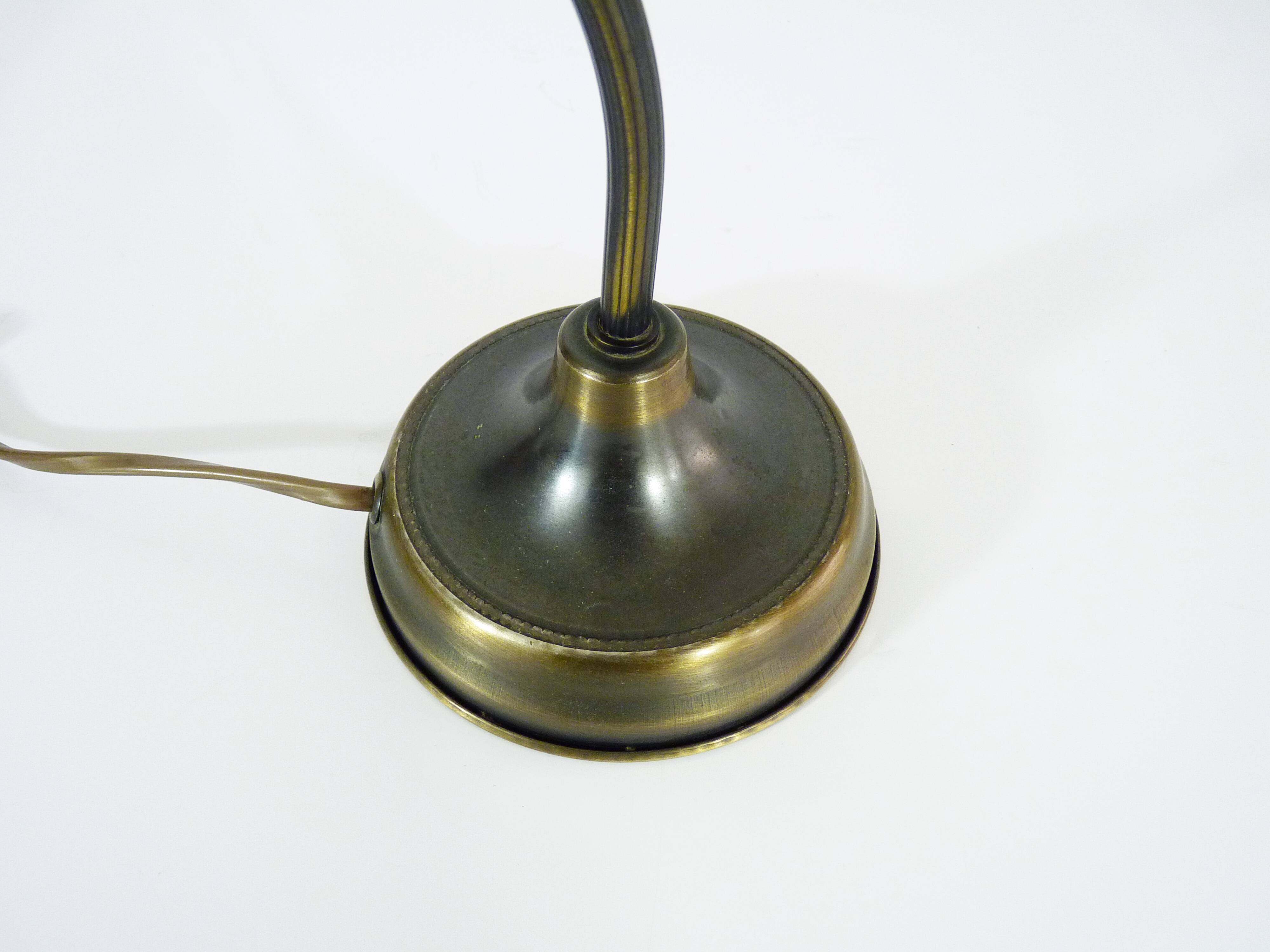 Art deco-style swan collar lamp see delmas monteuse. year 60