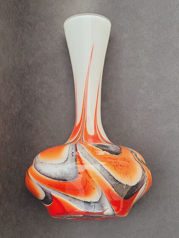 Vase vintage Italie par Carlo Moretti  1970 opaline orange noir