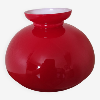 Globe en verre de couleur rouge