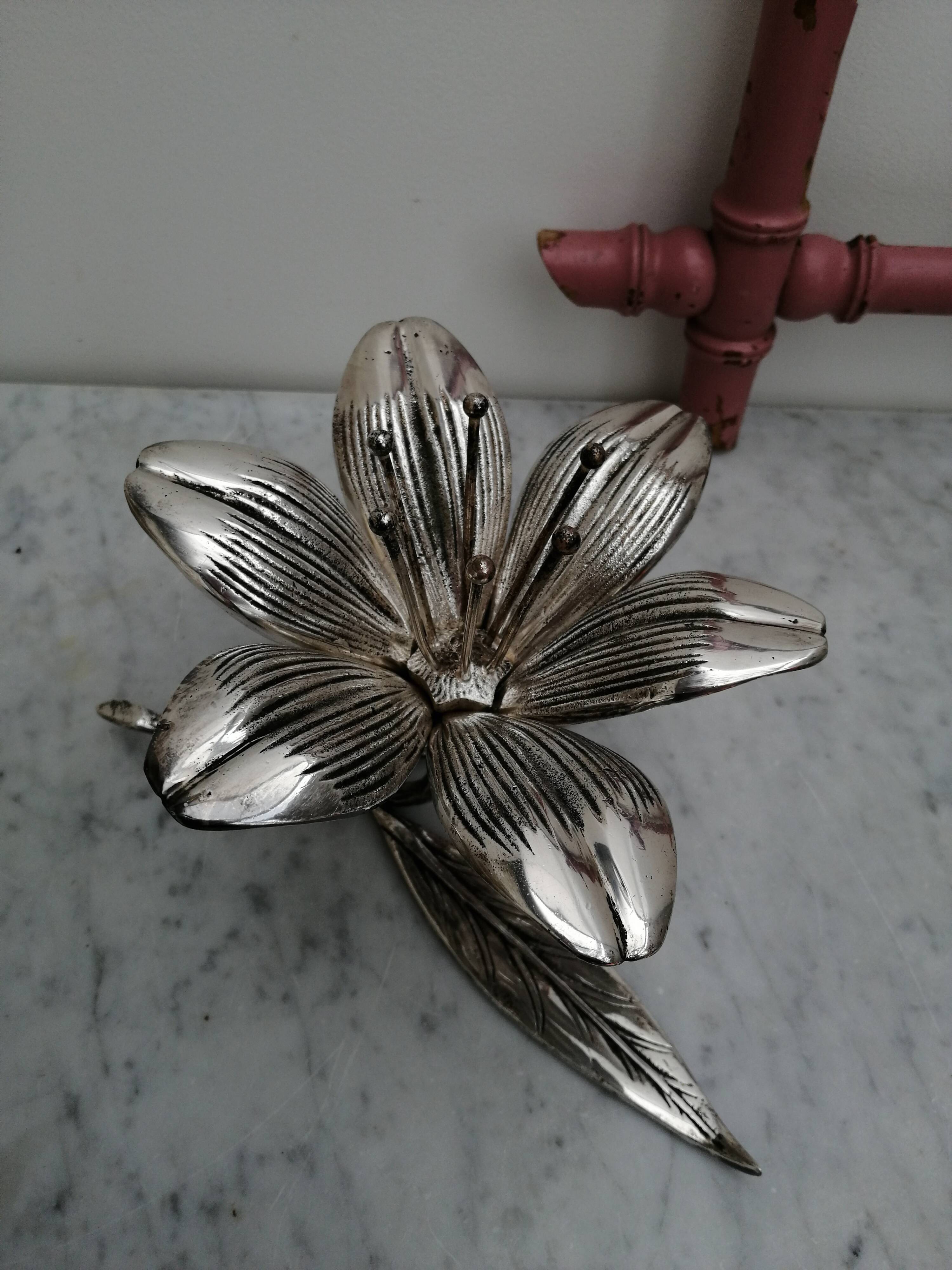 Silver metal flower ashtray