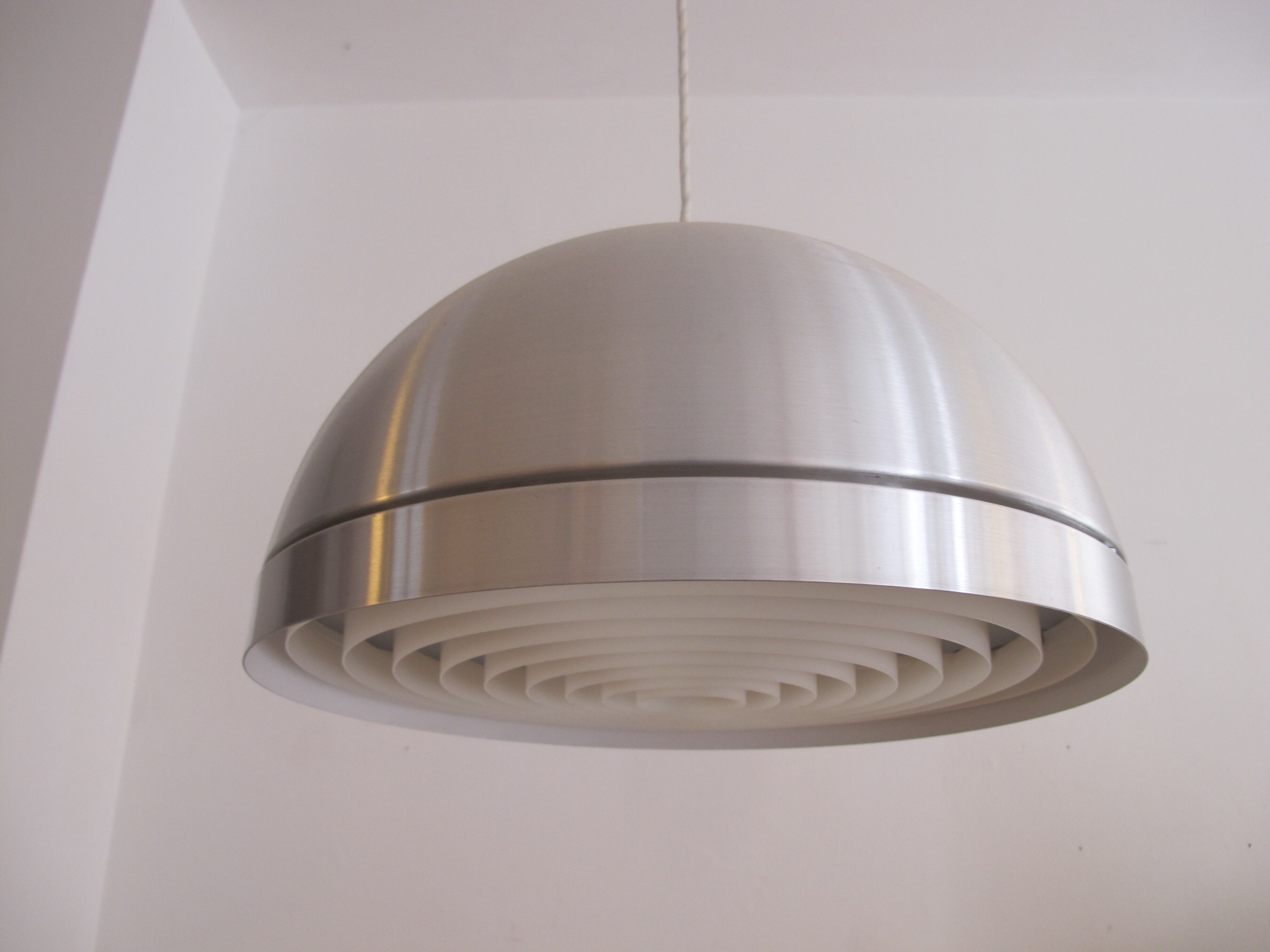 Suspension by Svend Middelboe