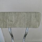 Paire de chaises en formica effet veines de bois et chant doré