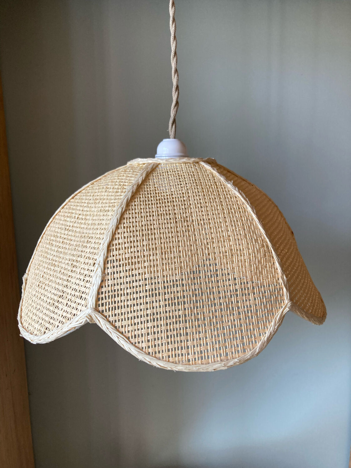 Suspension fleur en raphia