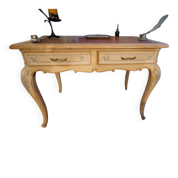 Bureau de style Louis XV peint – Facture Antiquaire (Patrice Burel)