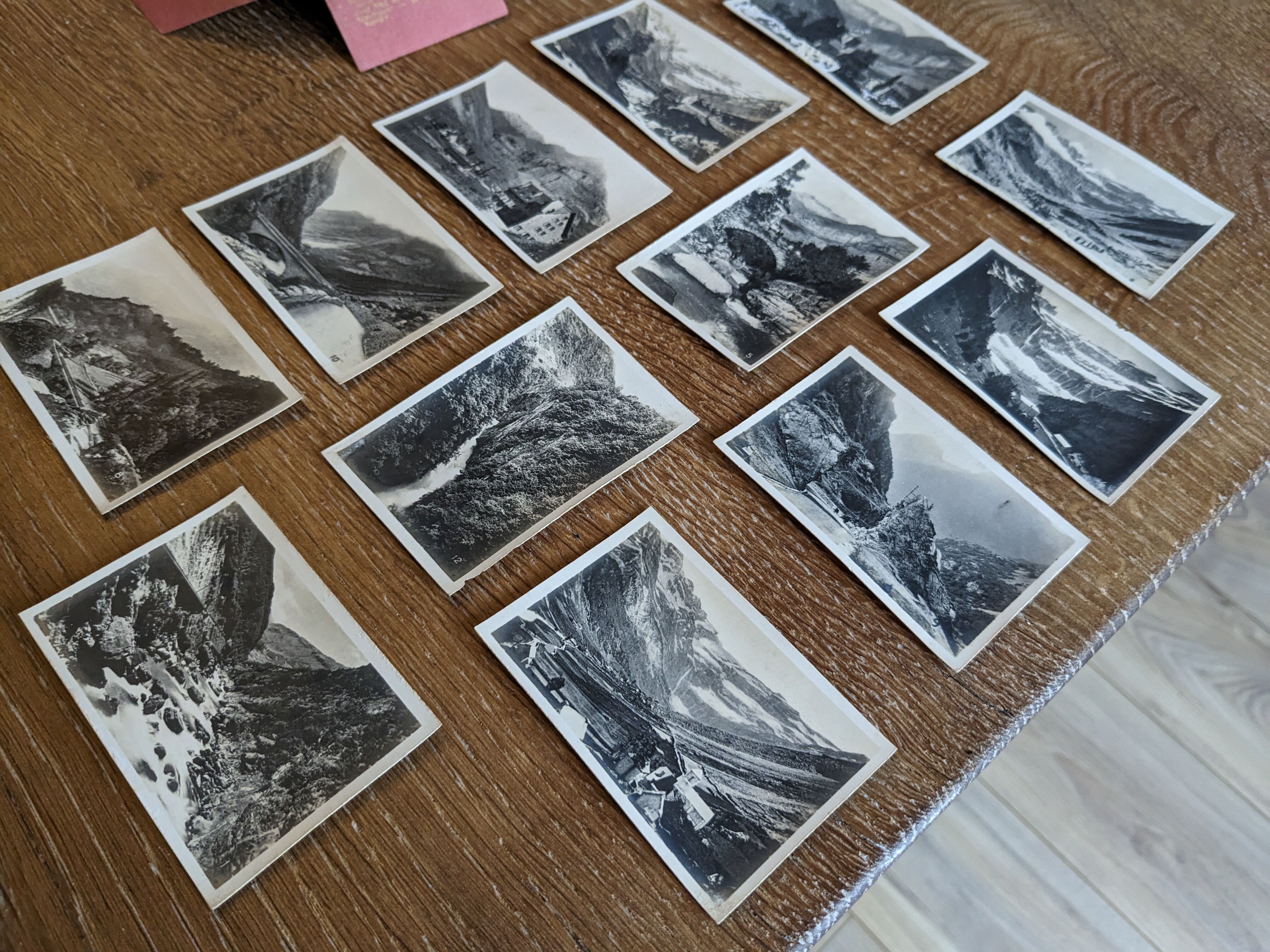 Old souvenir cover of 12 views of Gavarnie 20s