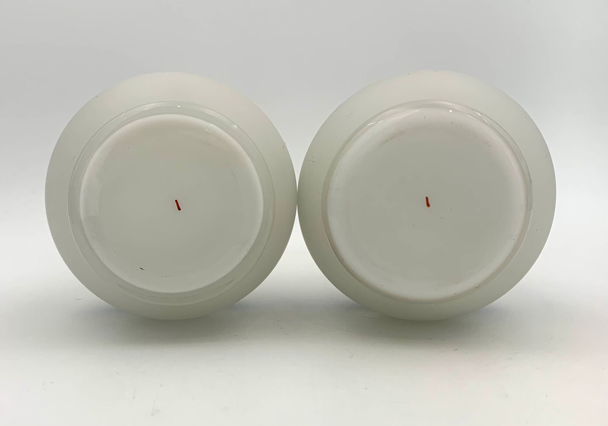 Pair of ancient opaline vases, flower decoration and blue and gold fillets - Circa 1900