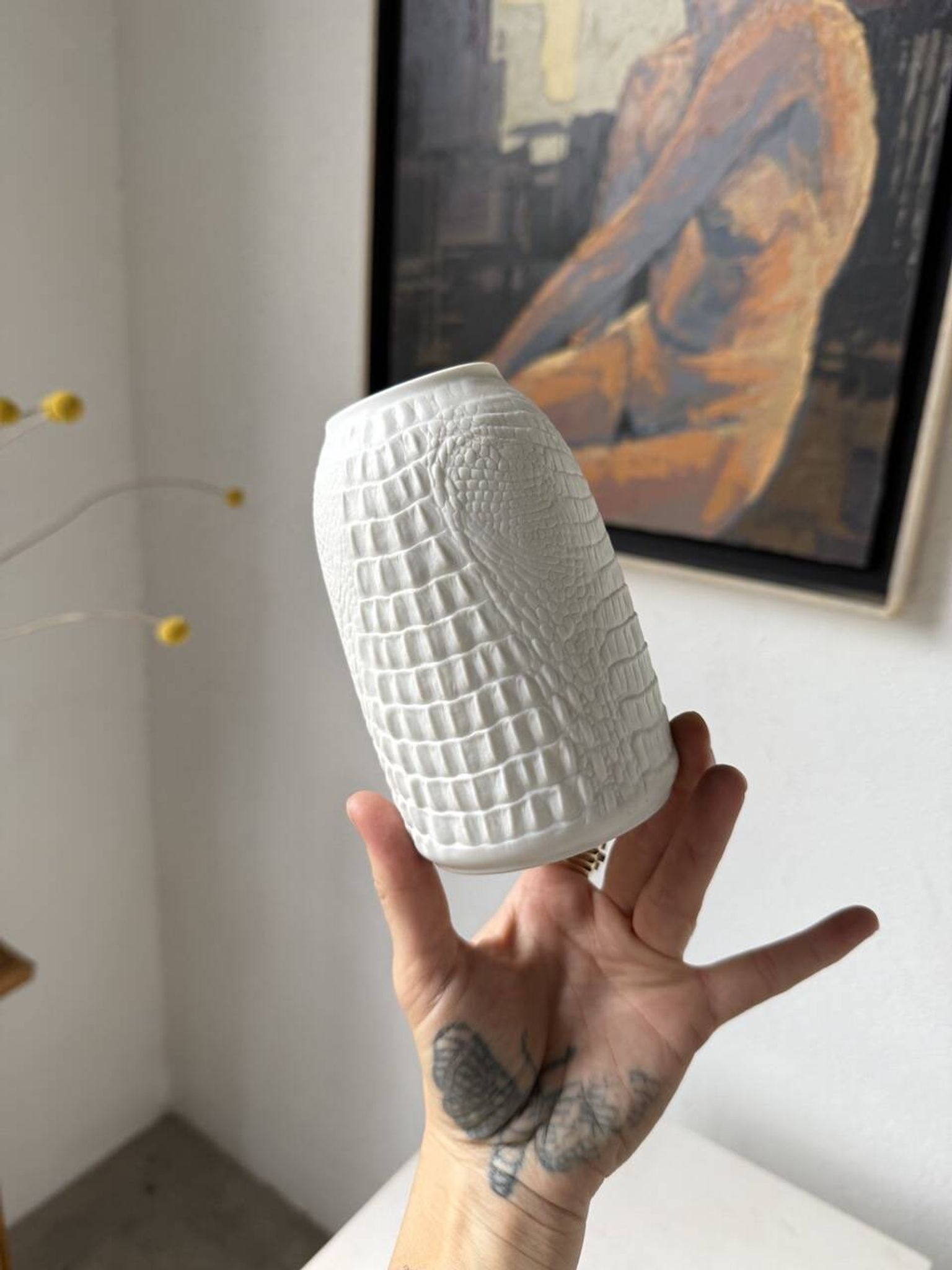 Vase en porcelaine Kaiser, finition « peau de crocodile »