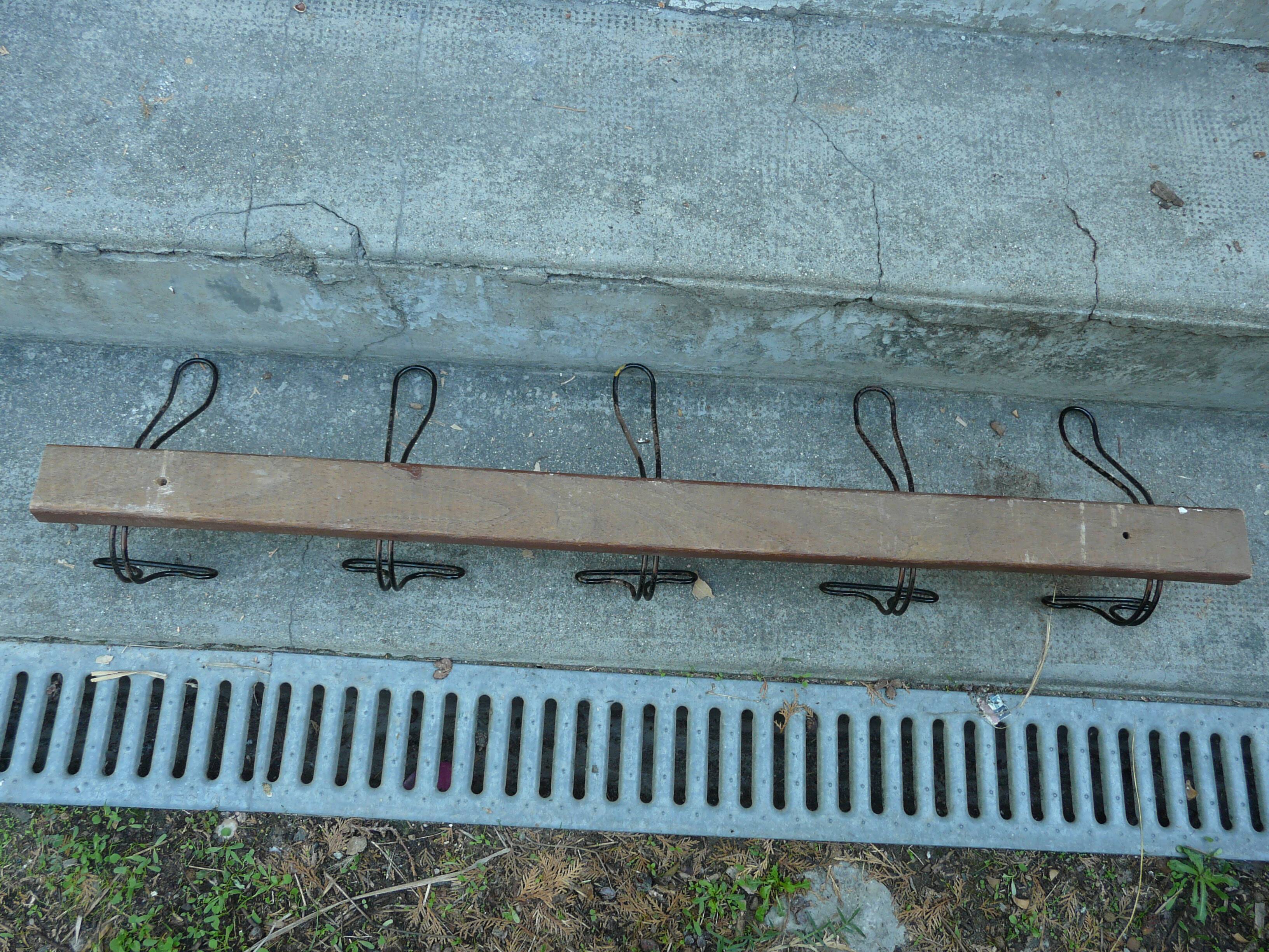 School coat rack with 5 double hooks