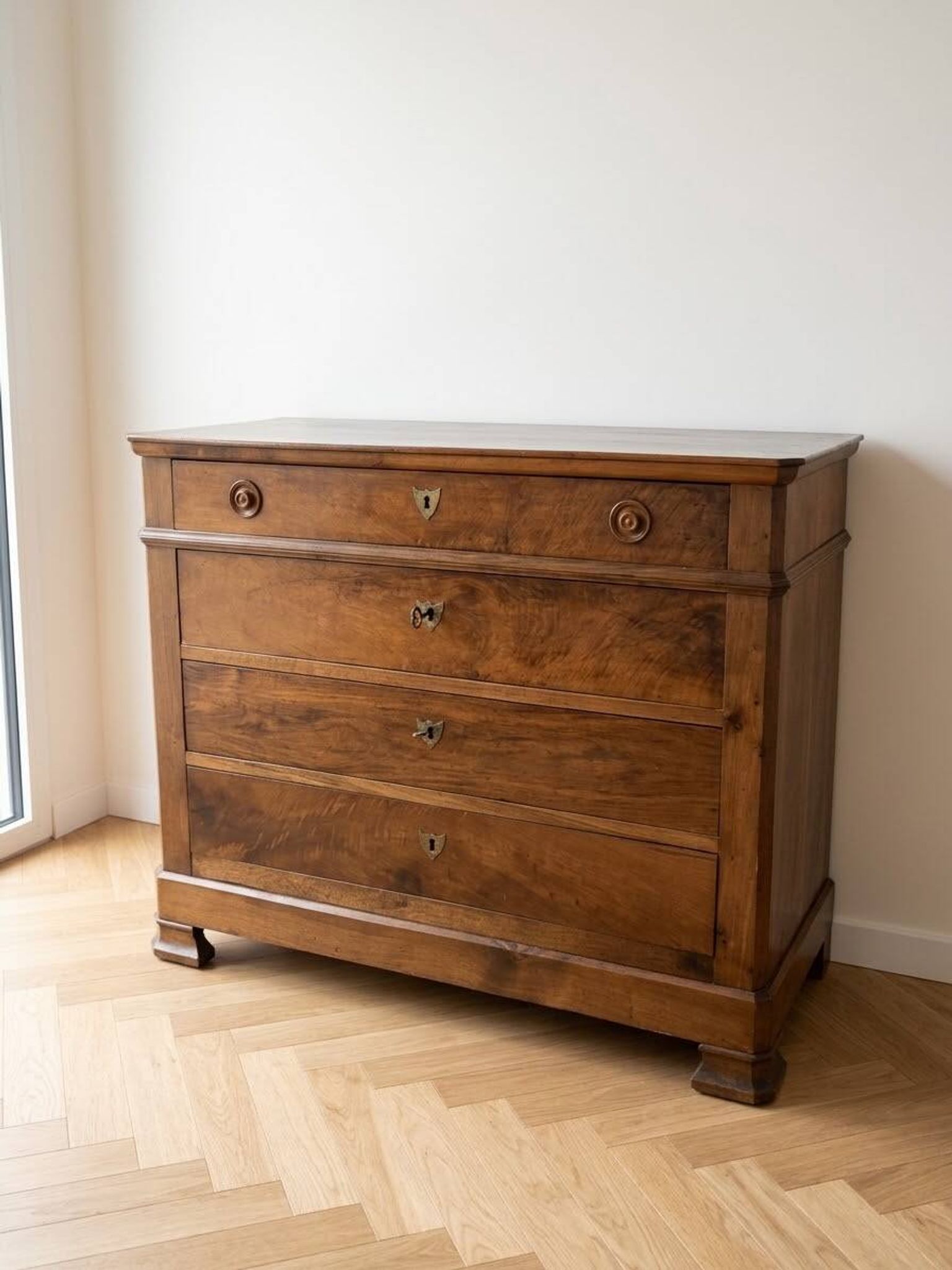 Lot de commodes anciennes en bois marron