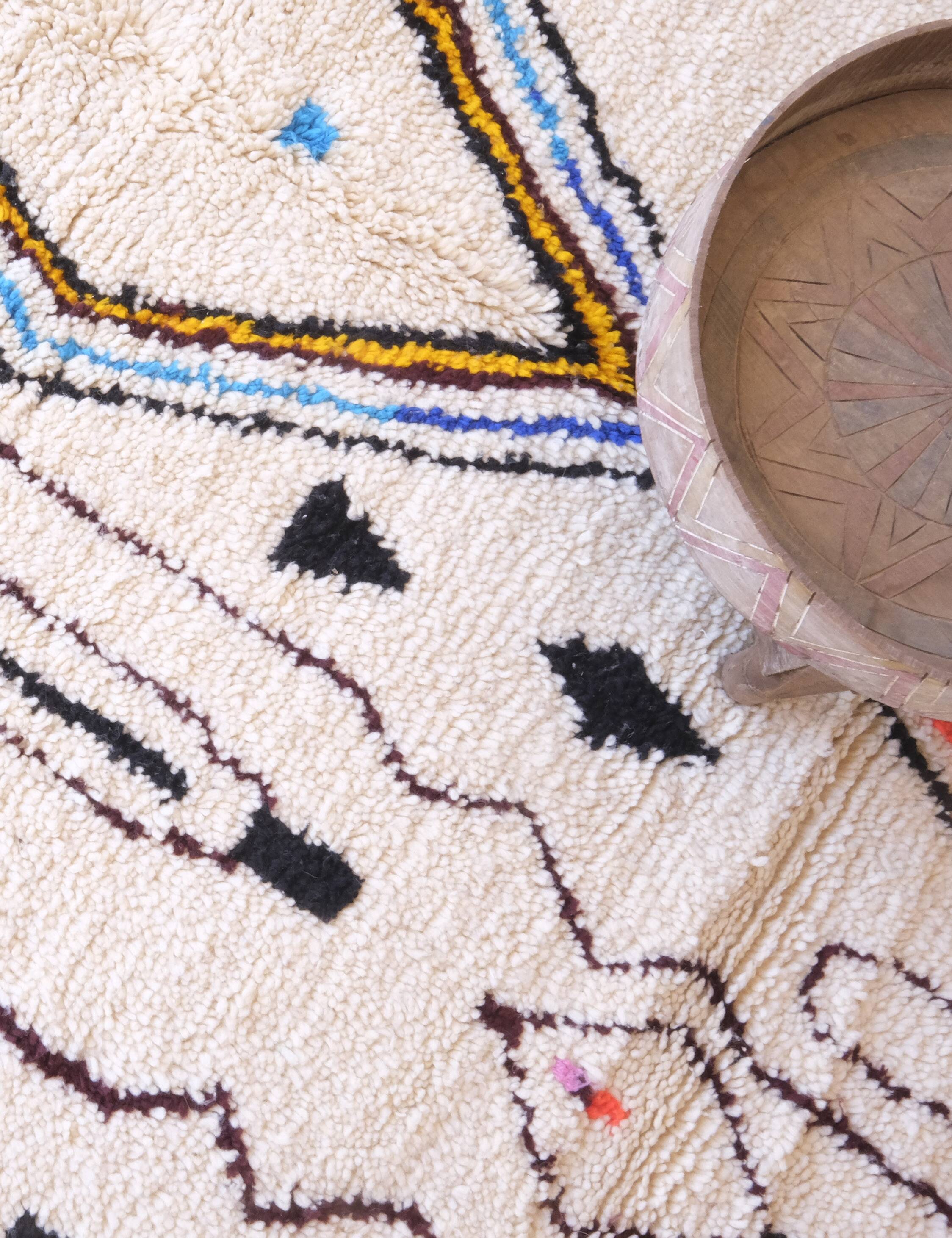 Moroccan Azilal rug - 303 x 200 cm