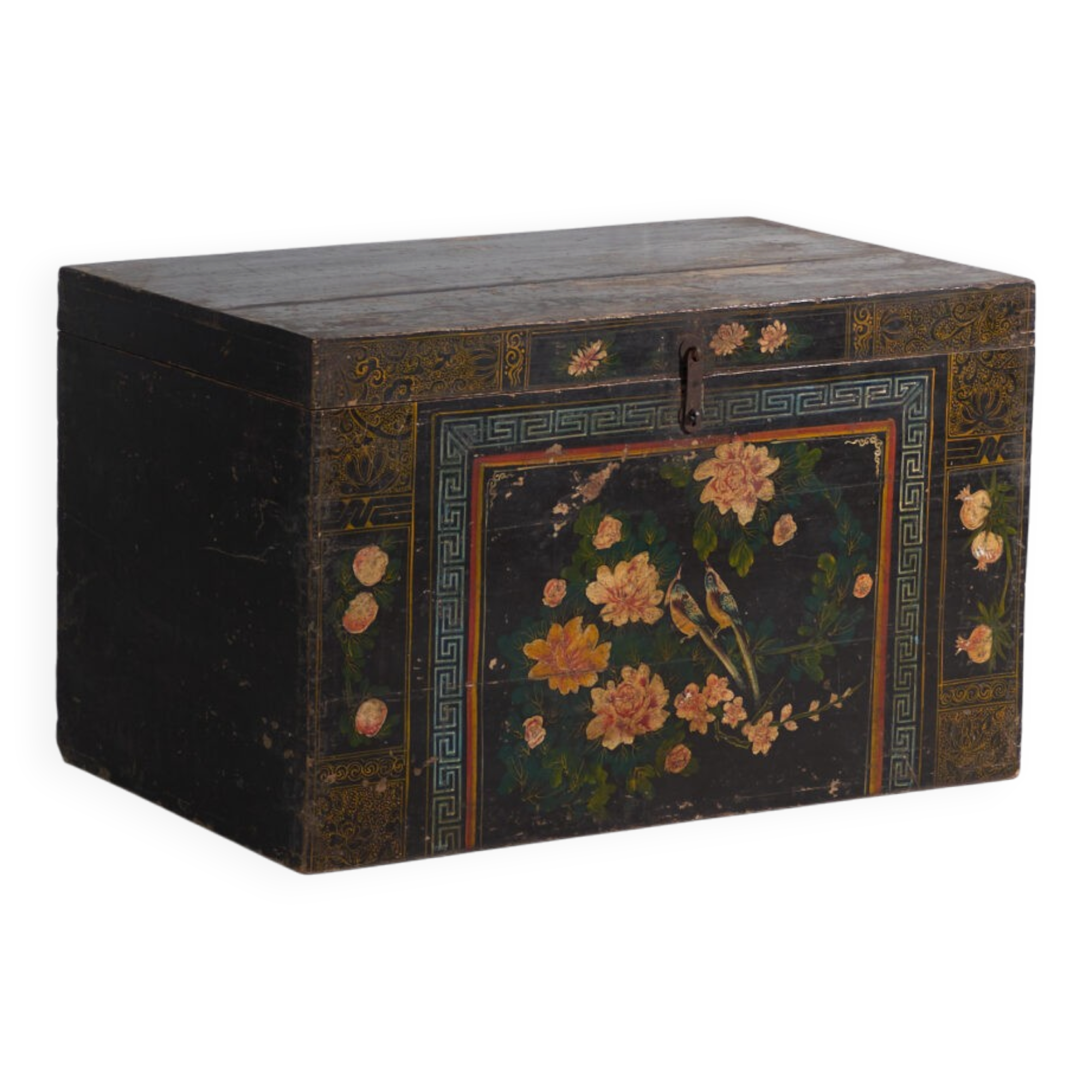 Coffre ancien peint en bois de pin – Chine, vers 1900