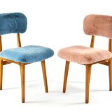 Chaises rose et bleue