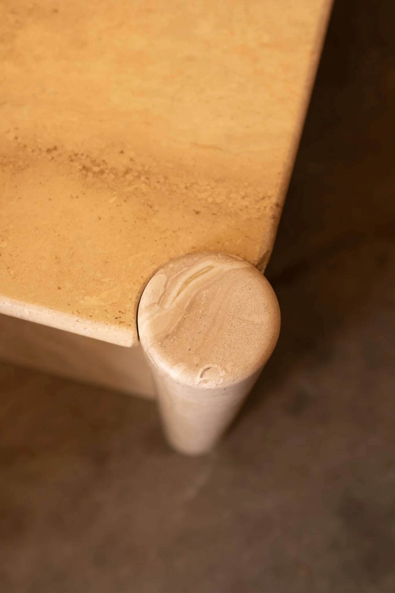 Vintage Italian coffee table in travertine - 1980s