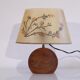 Lampe vintage en bois et resine 1960